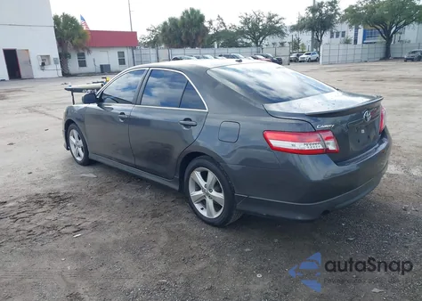 2010 Toyota Camry Se z USA, uszkodzony, nr VIN 4T1BF3EK2AU542001